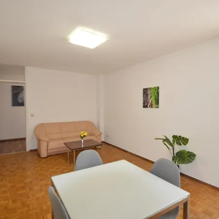 Lugano Close To Swissminiatur Апартаменты Мелиде