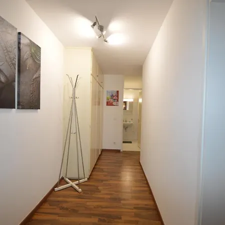 Апартаменты Lugano Close To Swissminiatur Мелиде